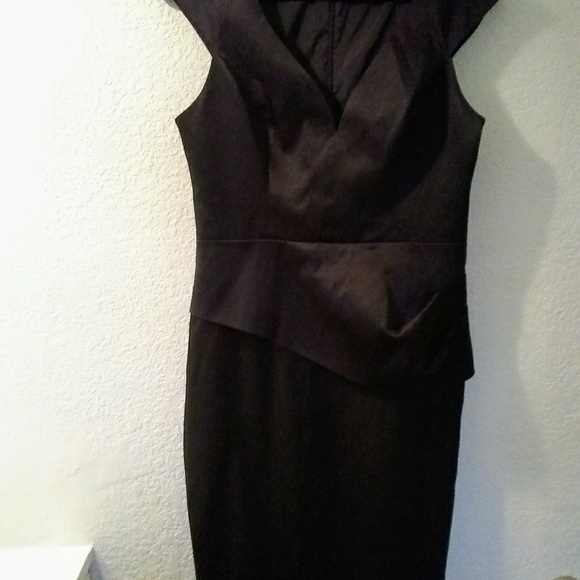 Black Halo v neck sleeveless dress - Picture 2 of 6